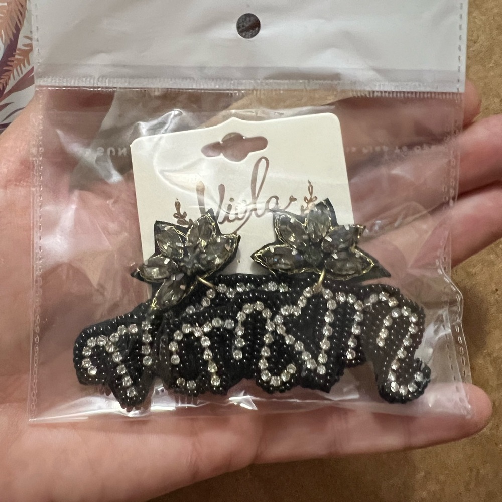 NWOT  seed bead earrings